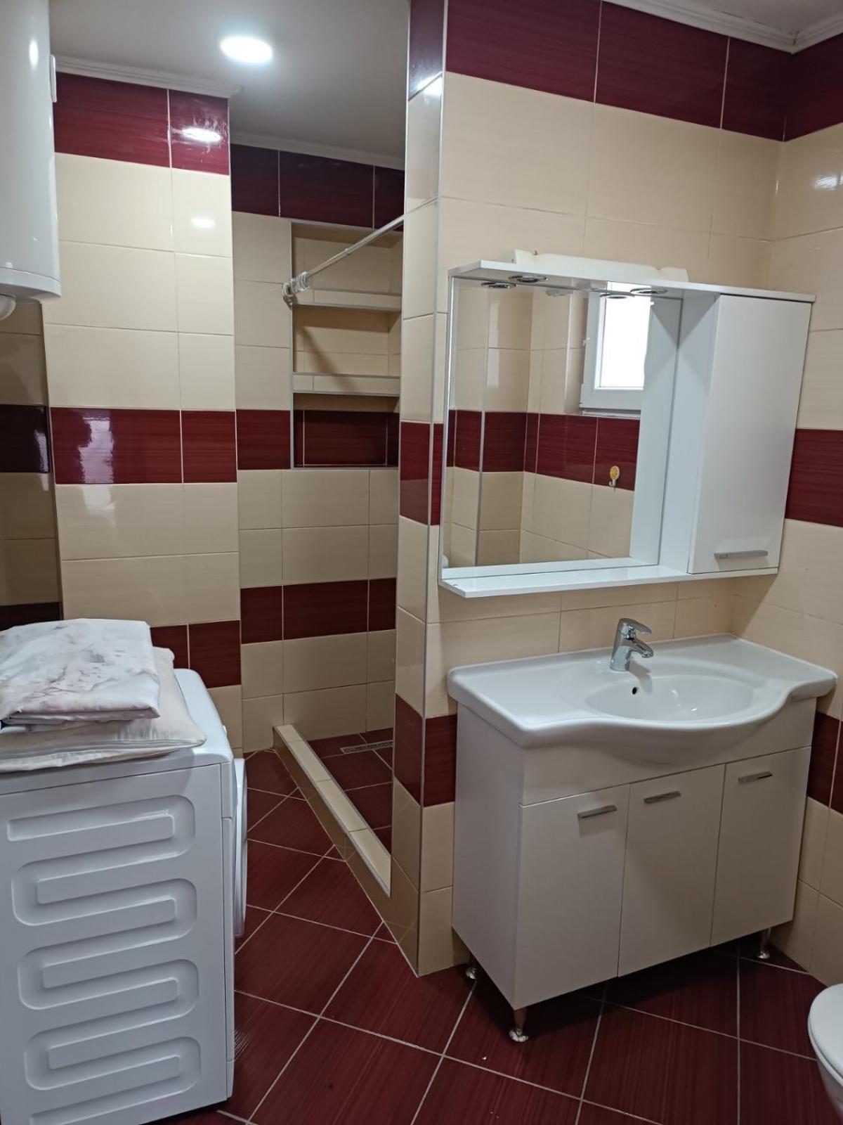 2Bdr Apt With Balcony With View- Free Parking Hotel Sarajevo Exterior photo